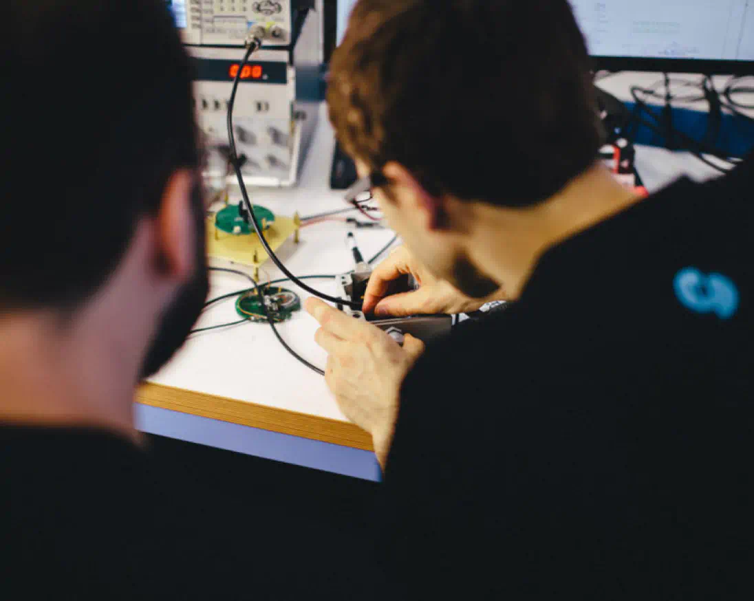 Edge-to-cloud sensing and actuation semantics in the industrial Internet of Things