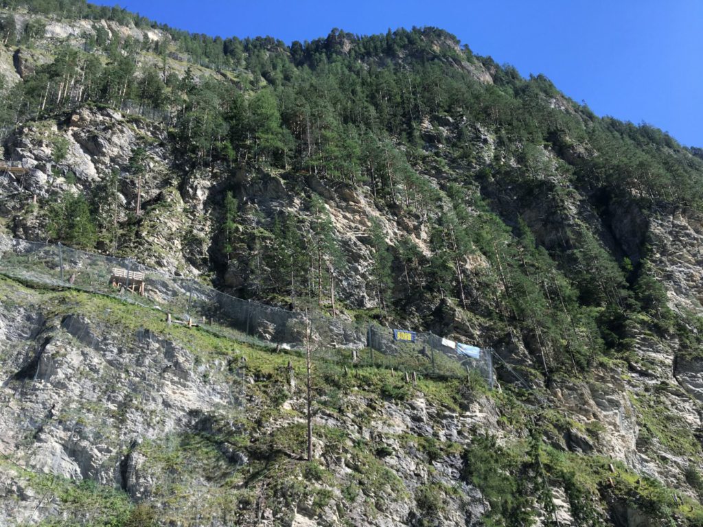 Huggenberger - Acantilado Rocoso