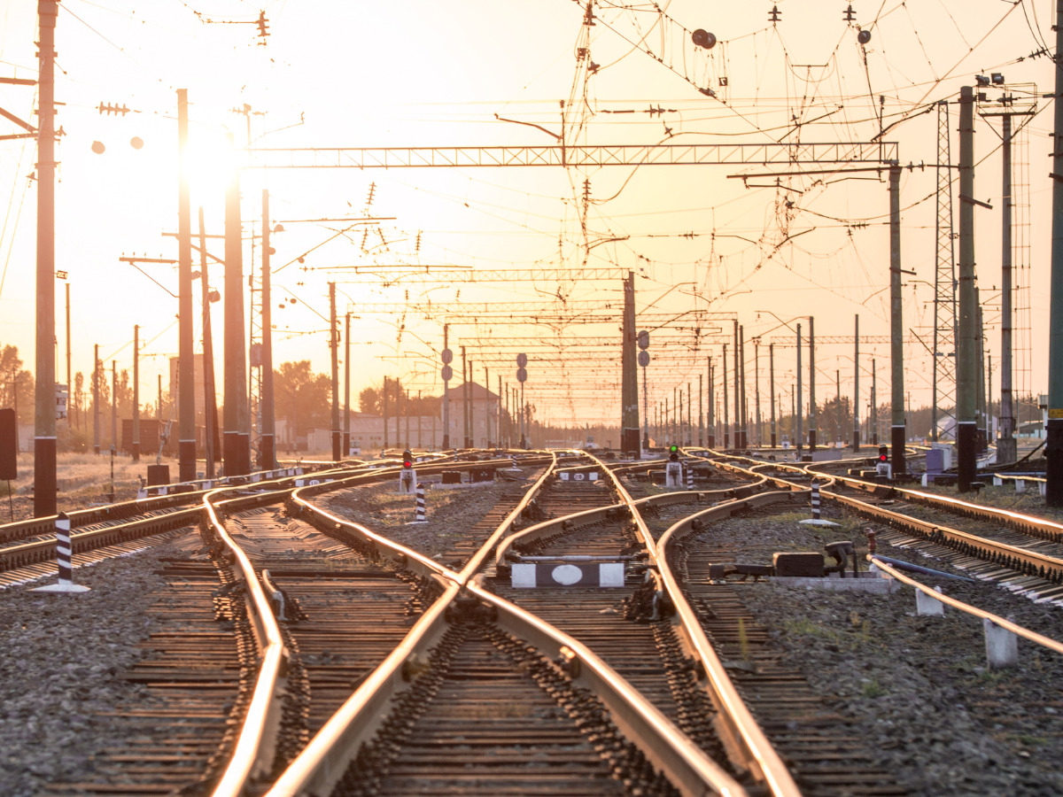 Monitorización IoT en proyectos a gran escala - Entrevista con Sam Buckley por Railway News