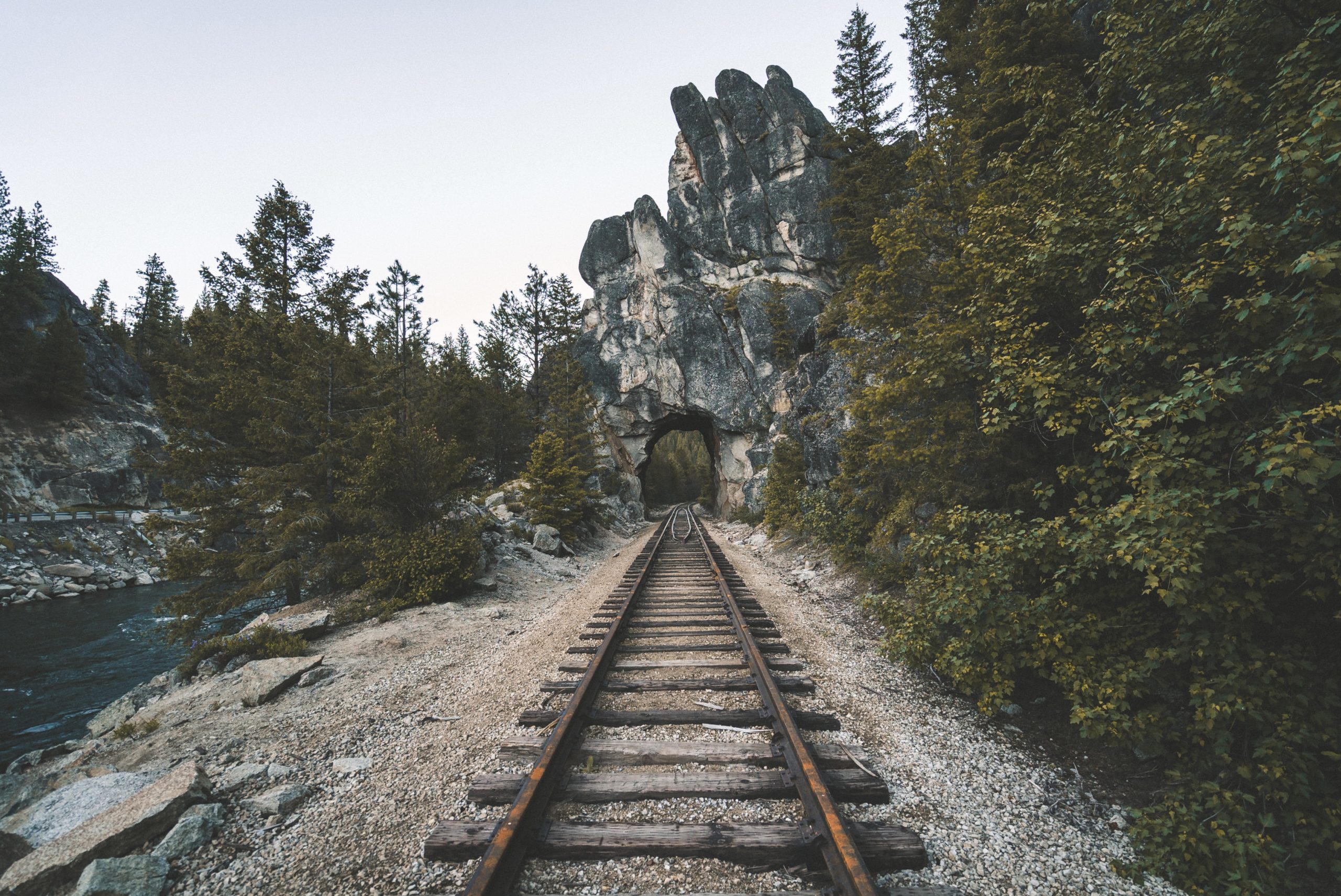 Monitorización geotécnica a distancia de la estabilidad del entorno de la vía férrea