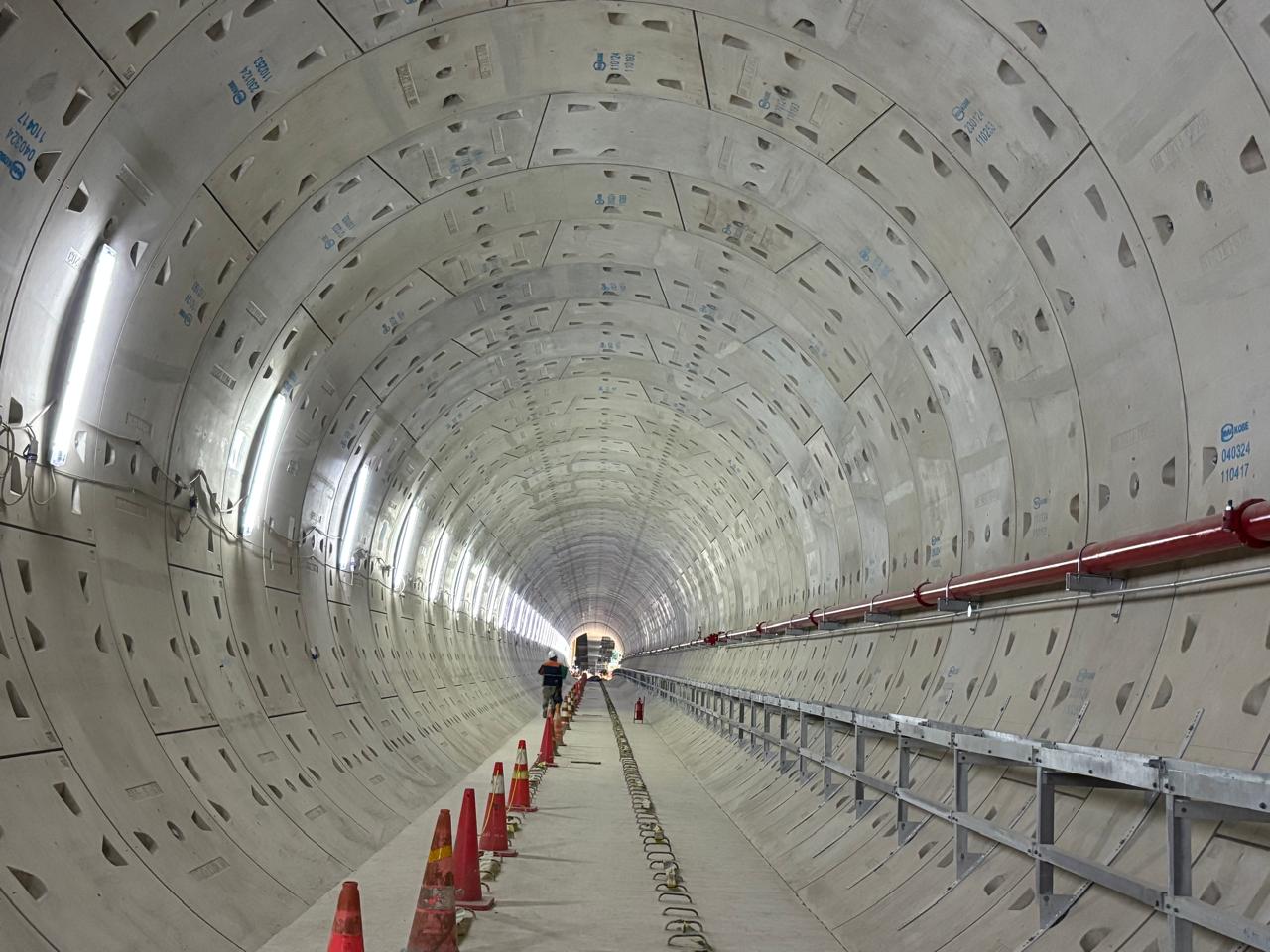 Innovation in the Jakarta Mass Rapid Transit project with real-time monitoring