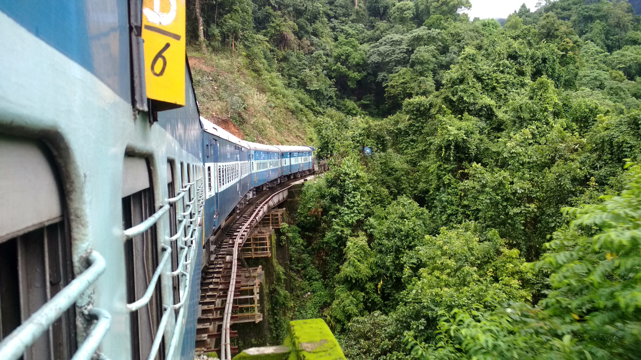 Mejora de la seguridad de los puentes ferroviarios mediante un sistema avanzado de control de la inclinación